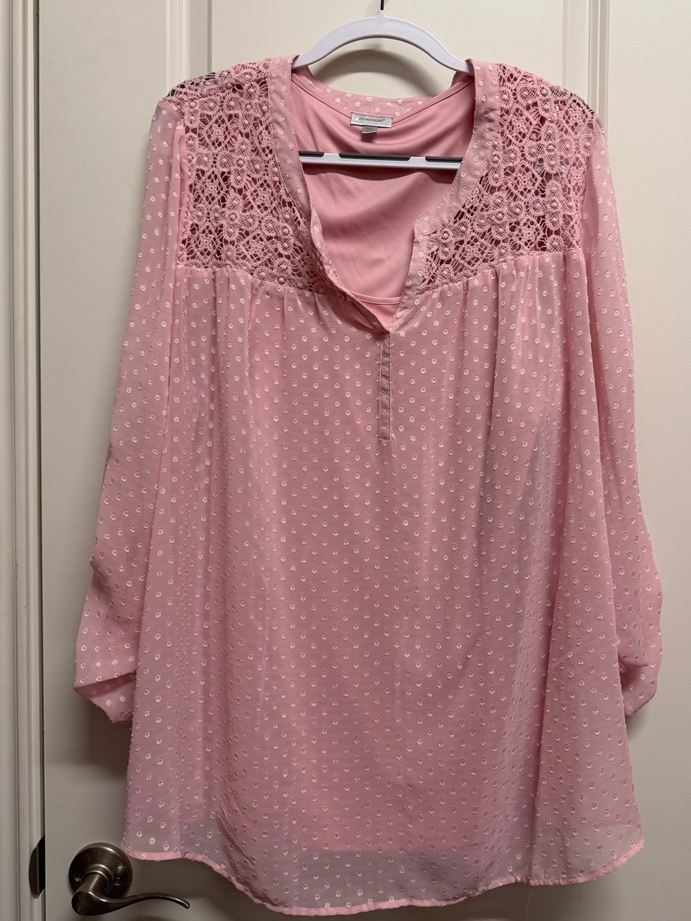 ✨ Pick 3 for $15 ✨ Avenue Pink Dot Lace Yoke Blouse